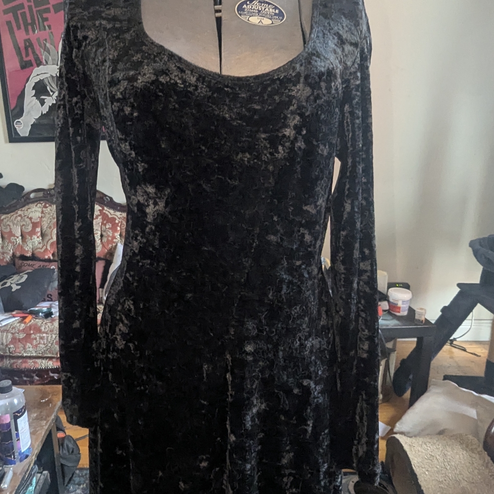 1990s 90s Vintage Goth Elegant Black Velvet Dress - Picture 2 of 3
